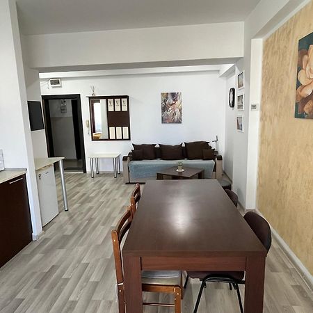 Apartament Summerland Mamaia Nord Екстериор снимка