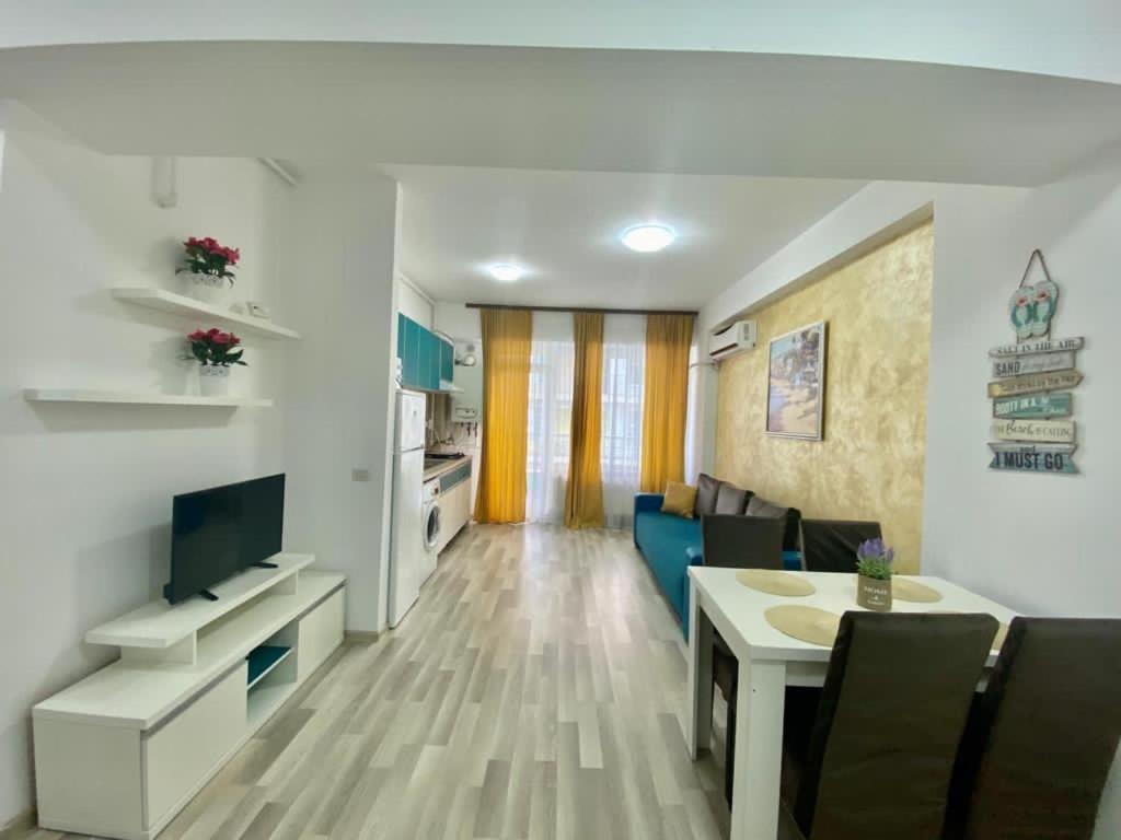 Apartament Summerland Mamaia Nord Екстериор снимка