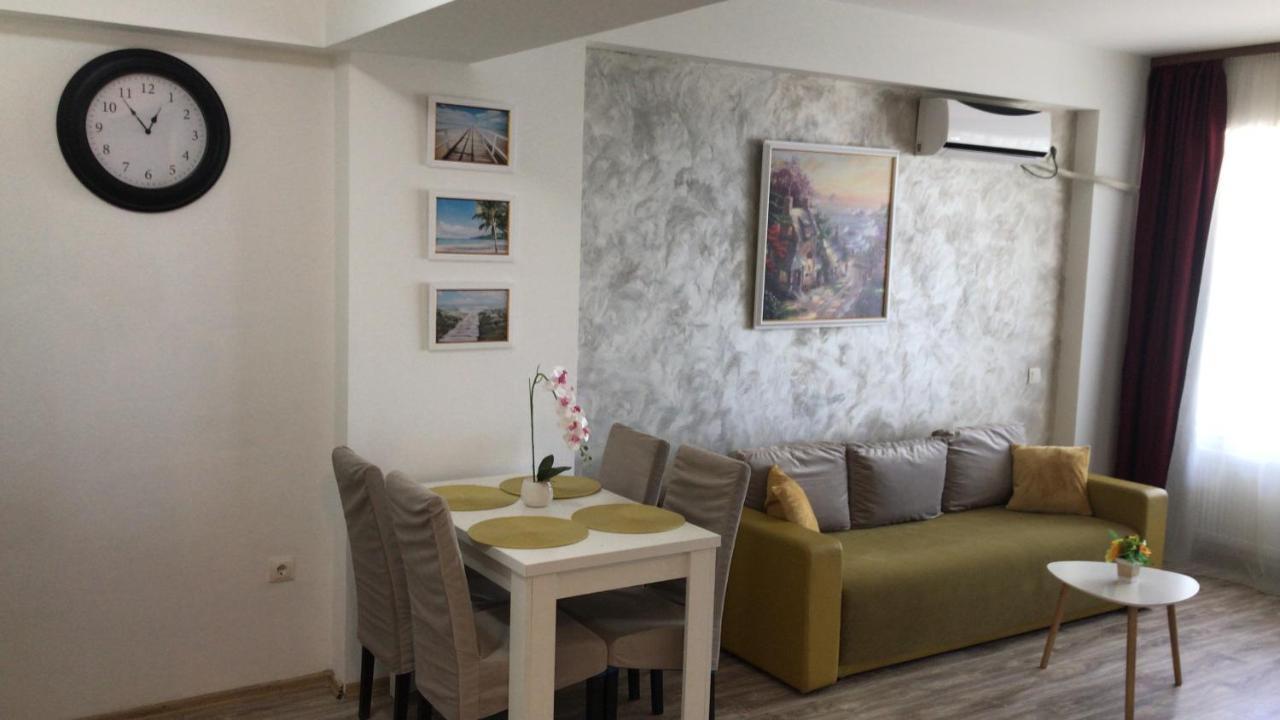 Apartament Summerland Mamaia Nord Екстериор снимка