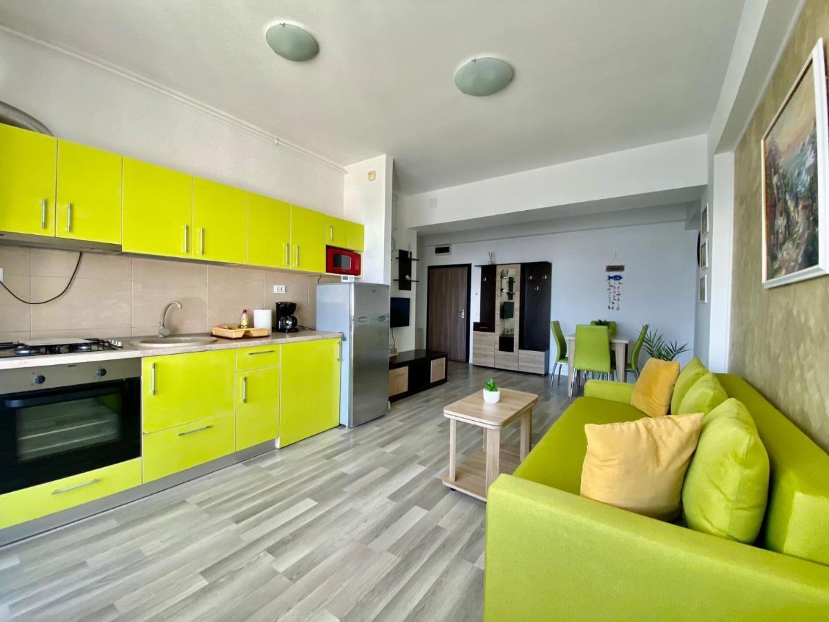 Apartament Summerland Mamaia Nord Екстериор снимка