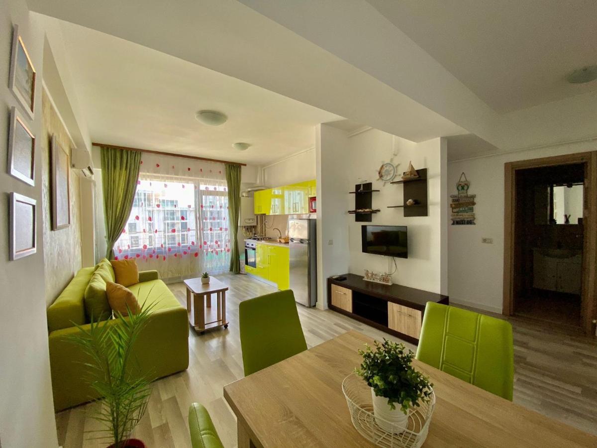 Apartament Summerland Mamaia Nord Екстериор снимка