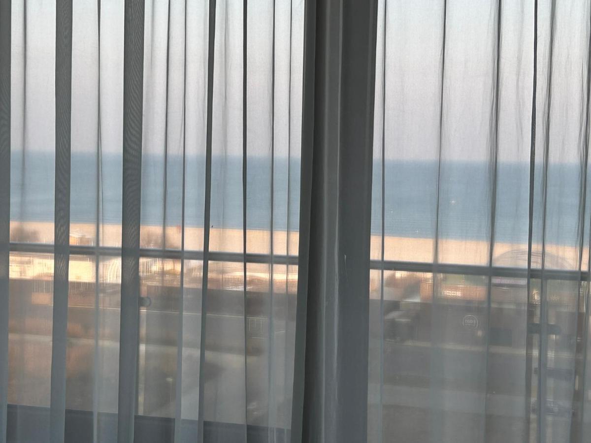 Apartament Summerland Mamaia Nord Екстериор снимка