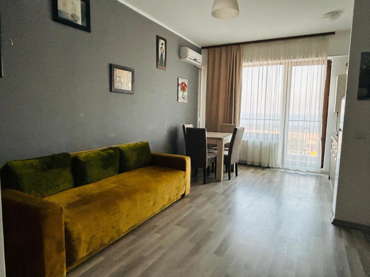 Apartament Summerland Mamaia Nord Екстериор снимка
