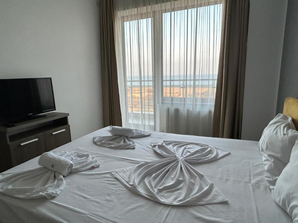 Apartament Summerland Mamaia Nord Екстериор снимка