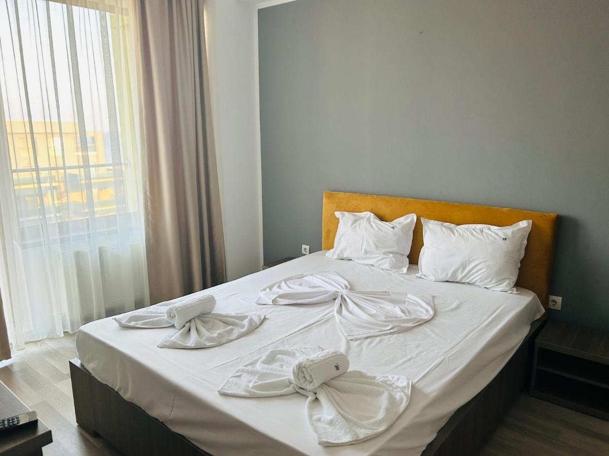 Apartament Summerland Mamaia Nord Екстериор снимка