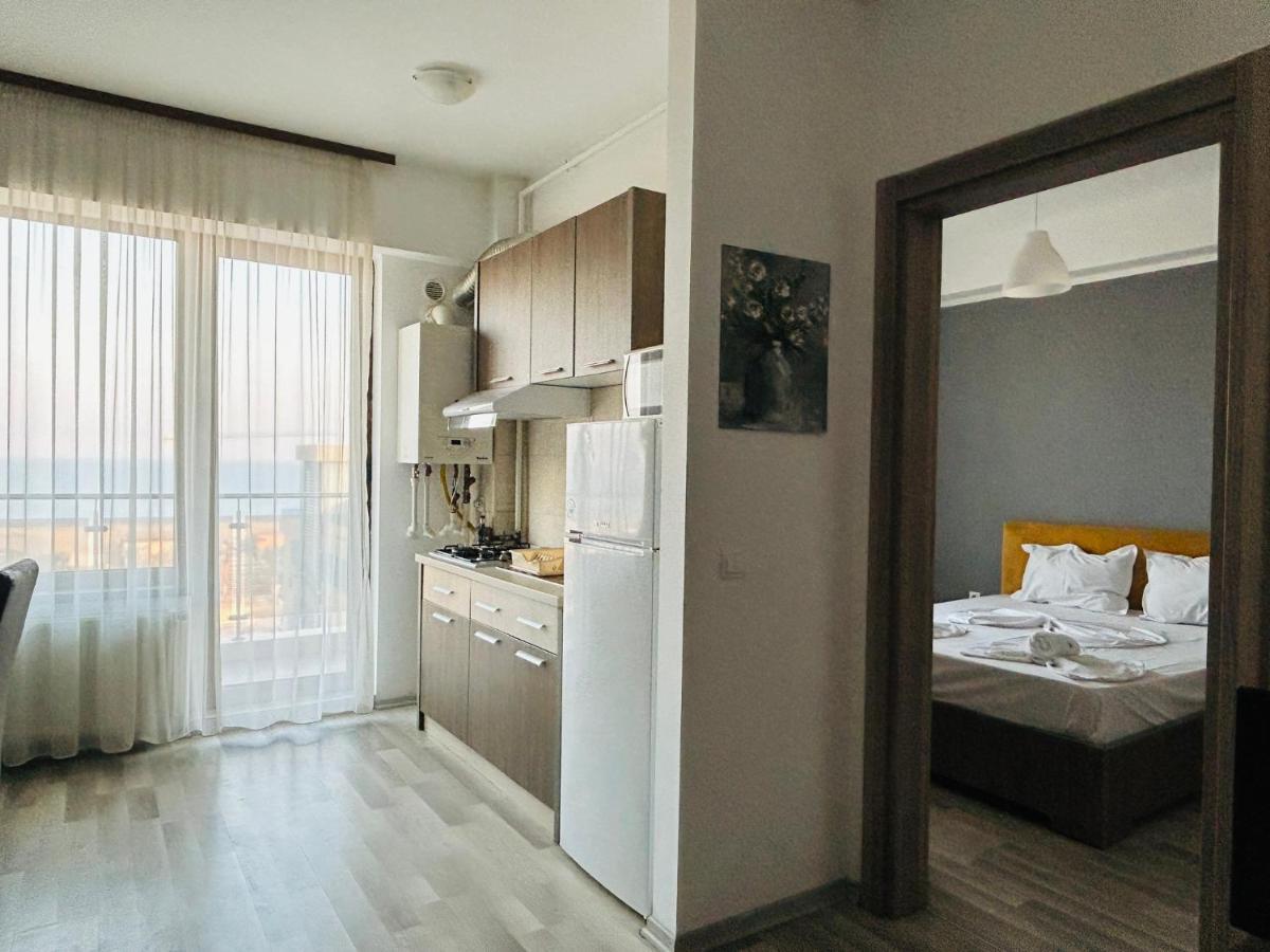 Apartament Summerland Mamaia Nord Екстериор снимка