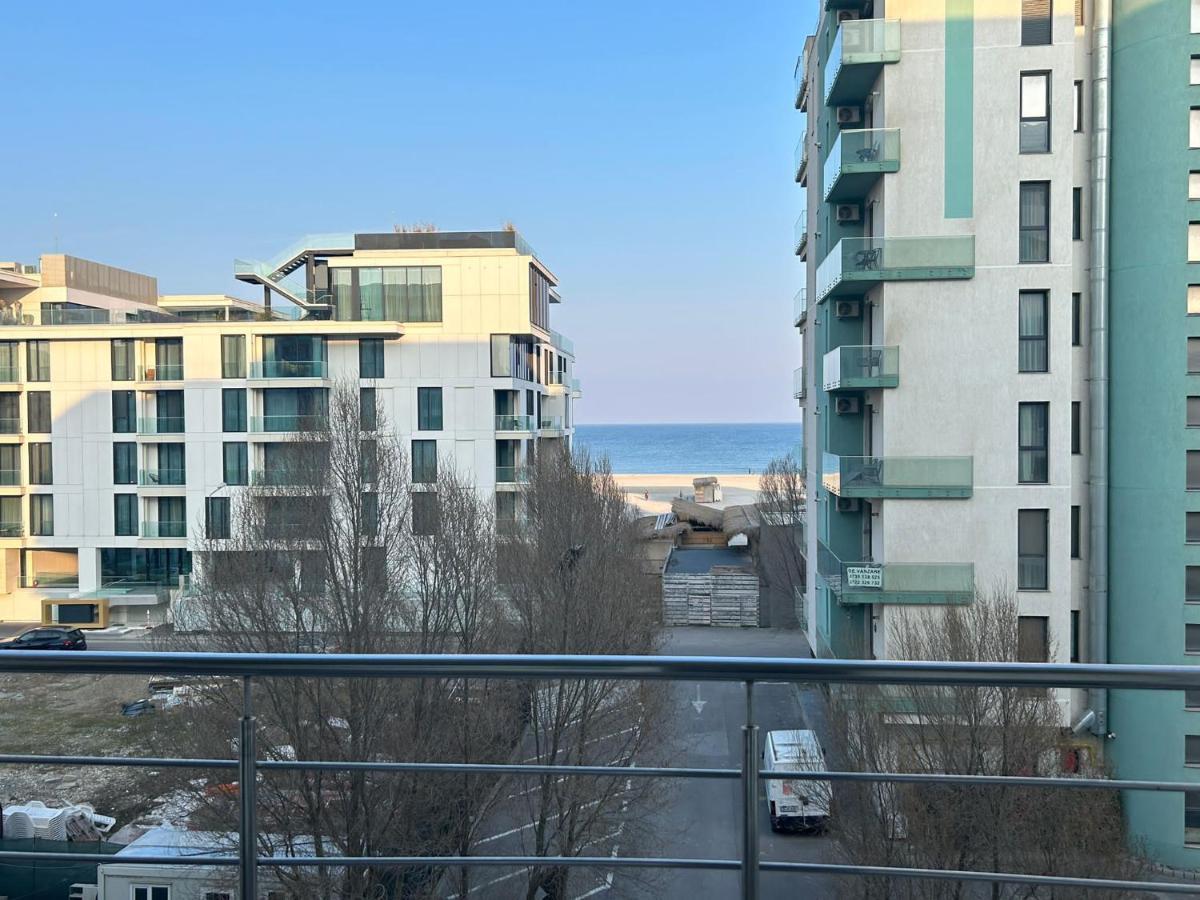 Apartament Summerland Mamaia Nord Екстериор снимка