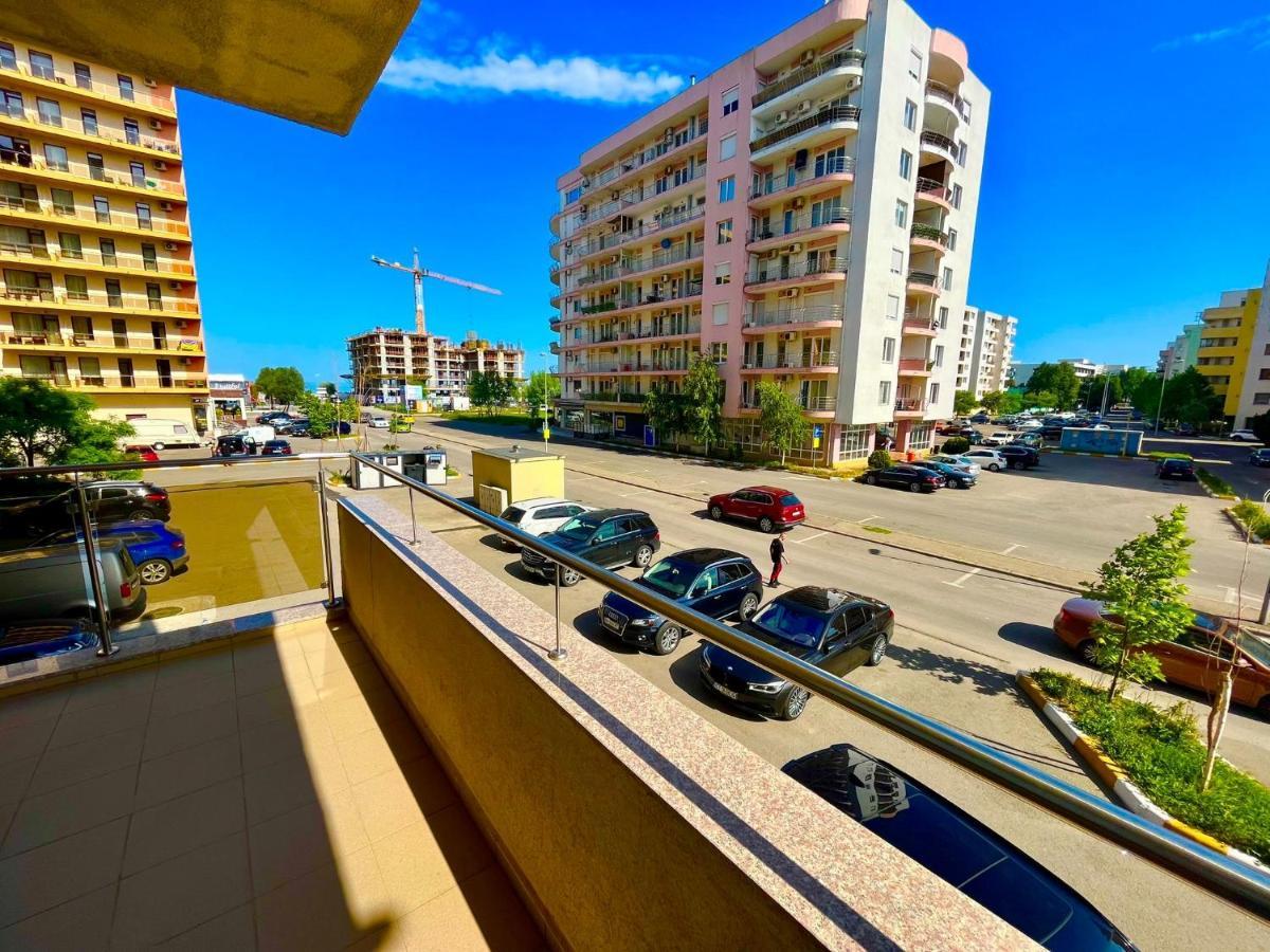 Apartament Summerland Mamaia Nord Екстериор снимка