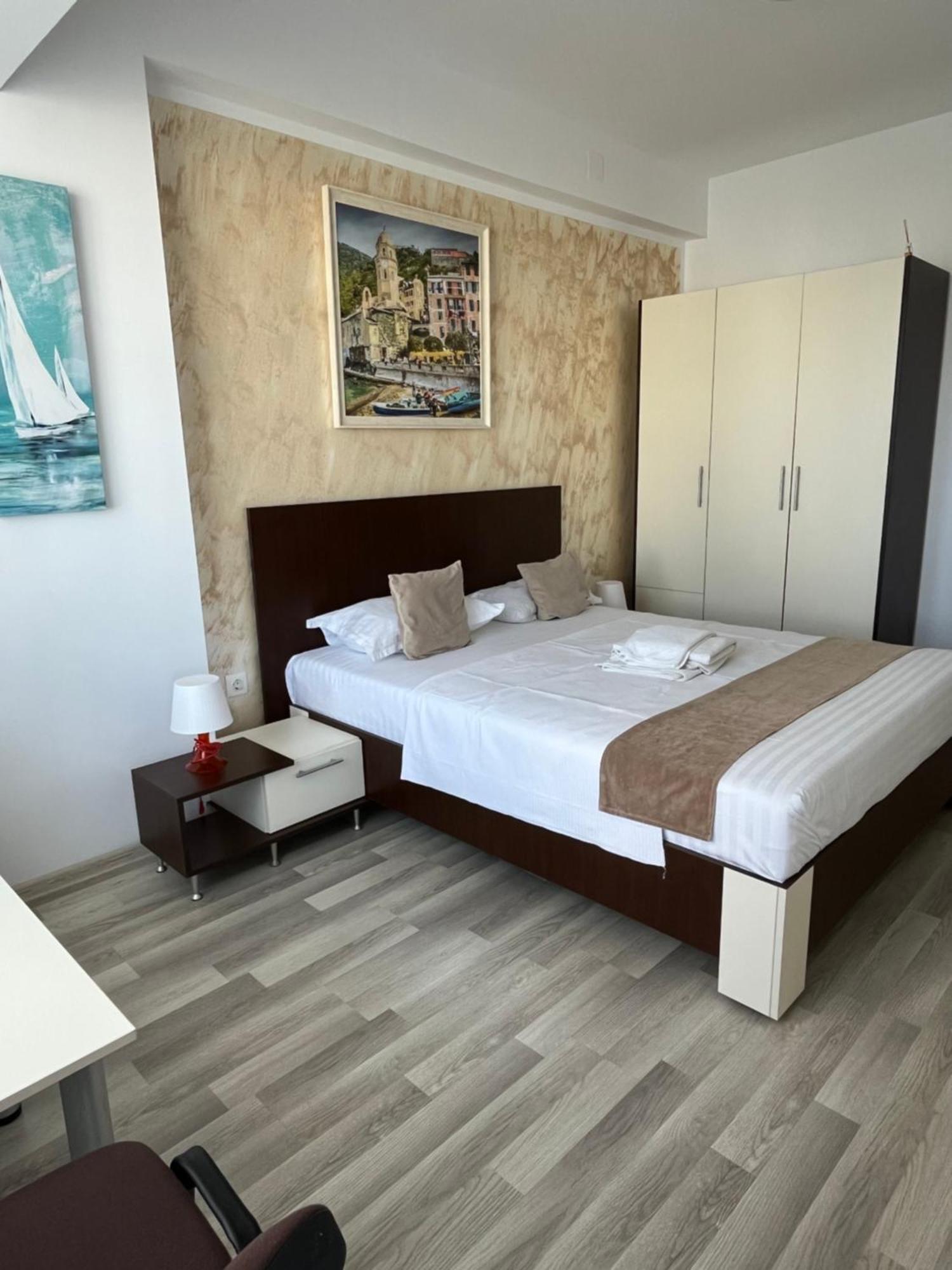 Apartament Summerland Mamaia Nord Екстериор снимка