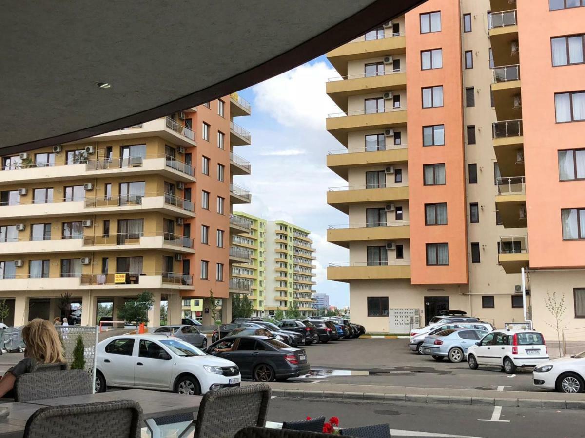 Apartament Summerland Mamaia Nord Екстериор снимка